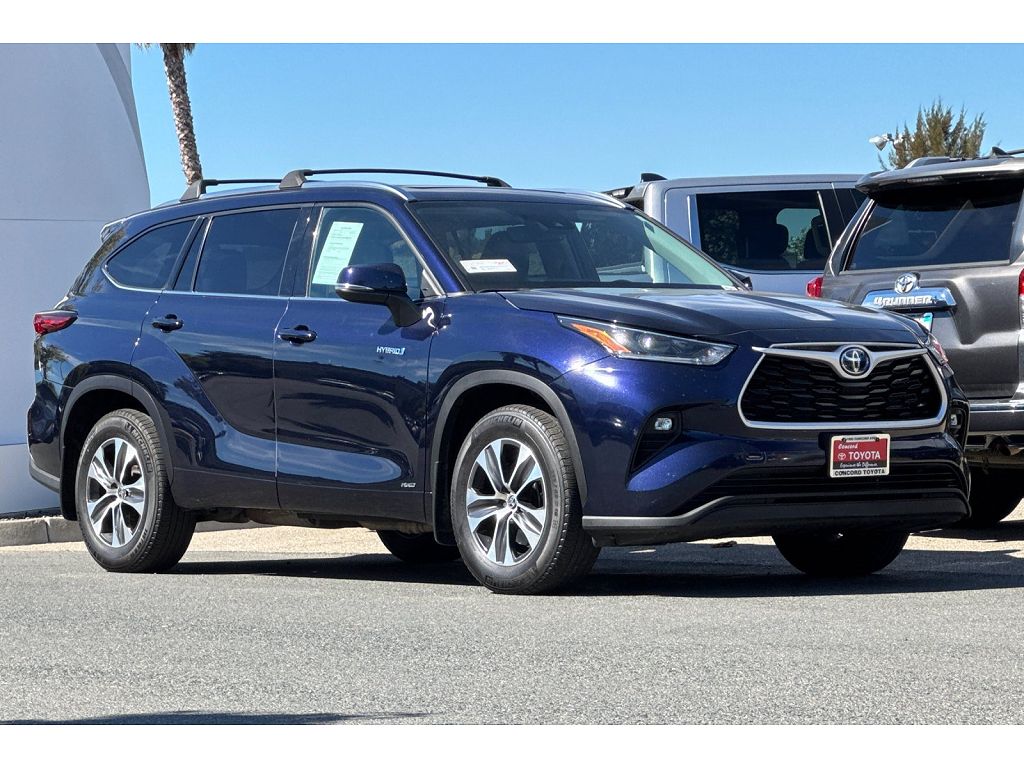 2021 Toyota Highlander Hybrid XLE