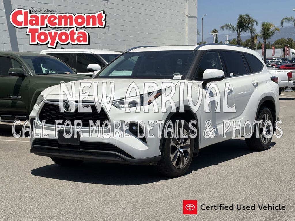 2021 XLE in Blizzard Pearl, 58,954 miles for sale in Claremont, CA