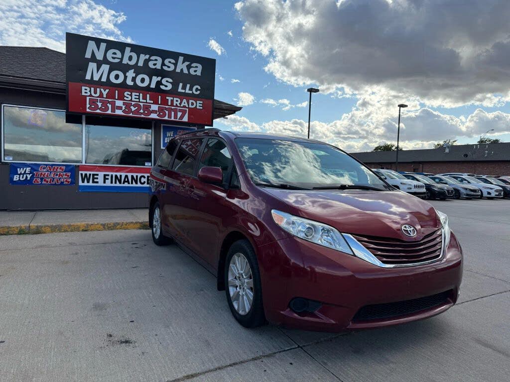2015 Toyota Sienna LE 7-Passenger