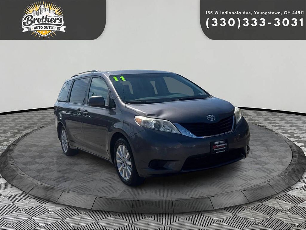 2011 Toyota Sienna LE 7-Passenger