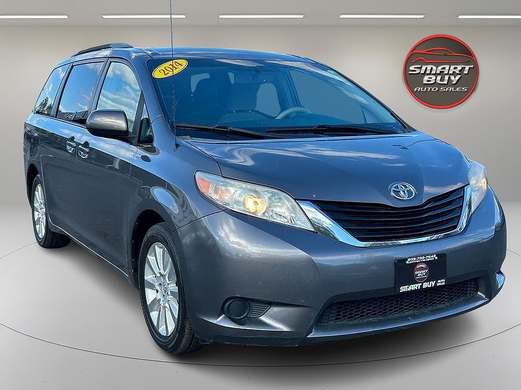 2014 Toyota Sienna LE 7-Passenger