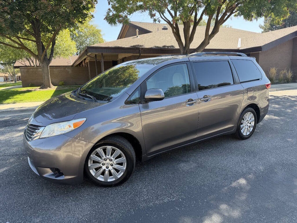 2015 Toyota Sienna LE 7-Passenger