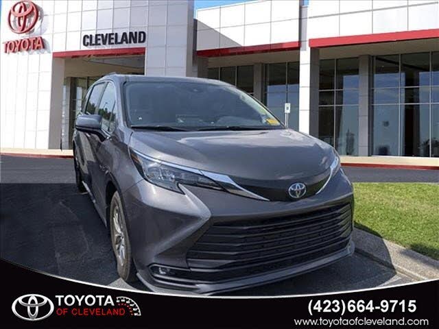 2025 Toyota Sienna XLE 7-Passenger