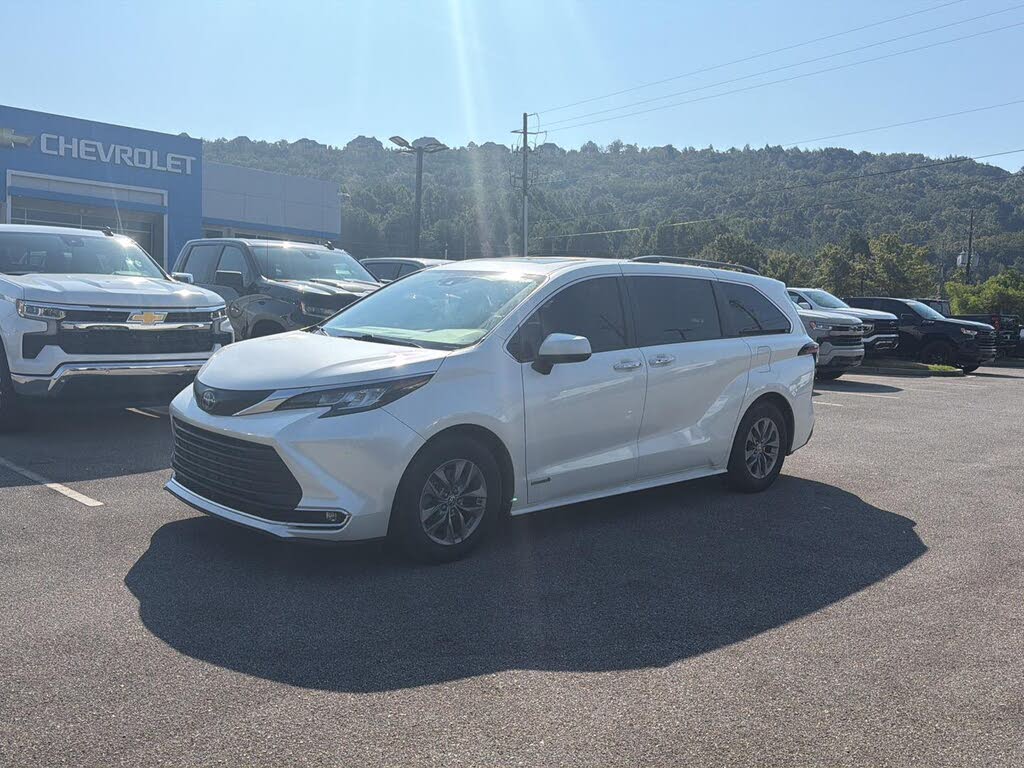 2021 Toyota Sienna XLE 7-Passenger