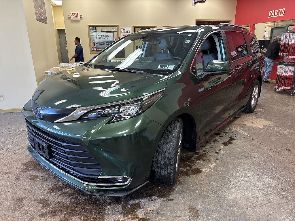2024 Toyota Sienna XLE 7 Passenger