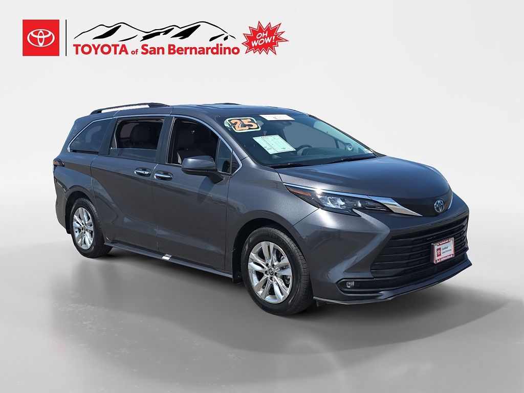 2025 Toyota Sienna XLE 7-Passenger