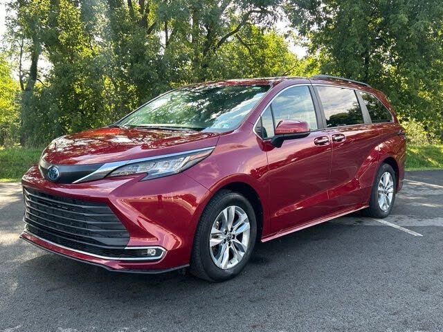 2022 Toyota Sienna XLE 7-Passenger