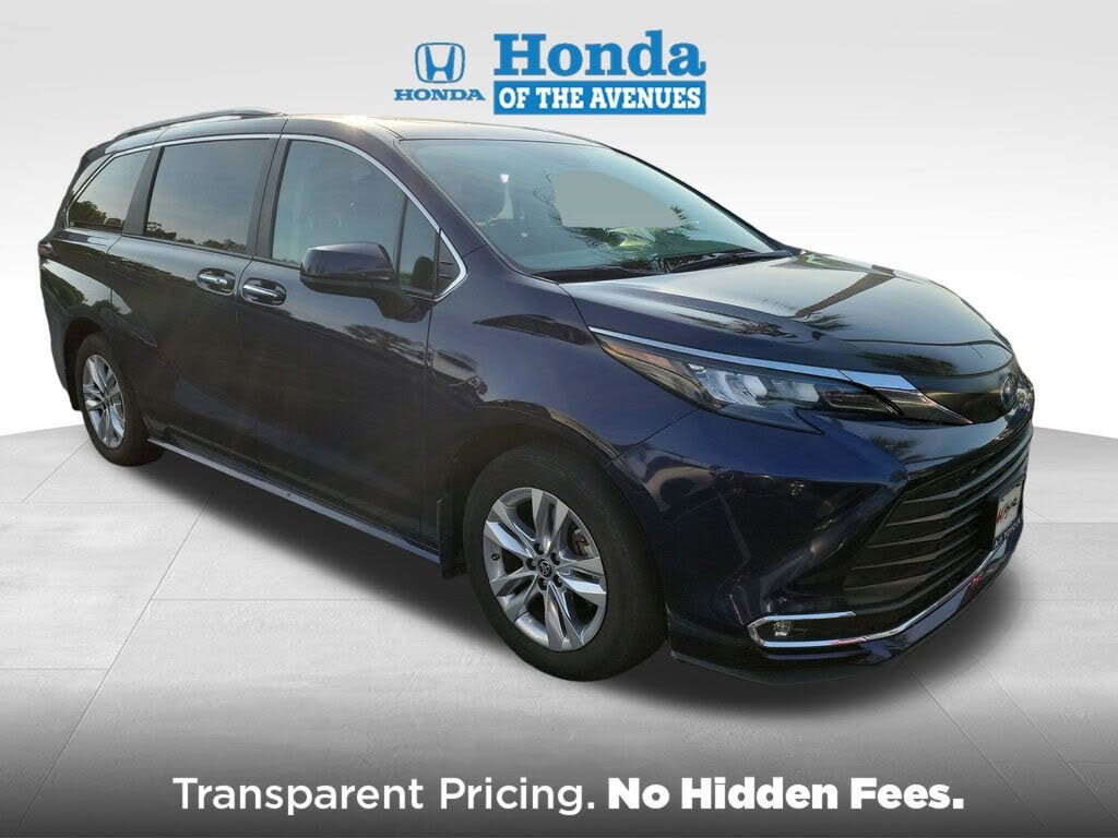 2024 Toyota Sienna XLE 7-Passenger