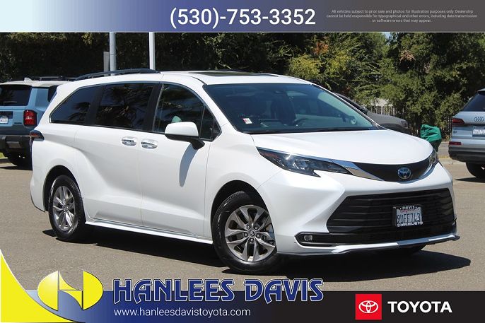 2025 Toyota Sienna XLE 7-Passenger