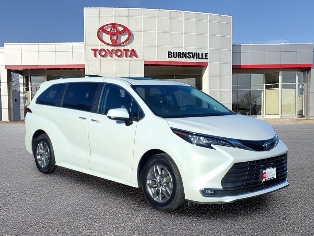 2023 Toyota Sienna XLE 7-Passenger