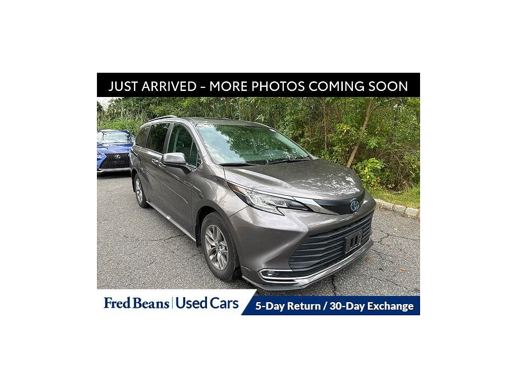 2023 Toyota Sienna XLE