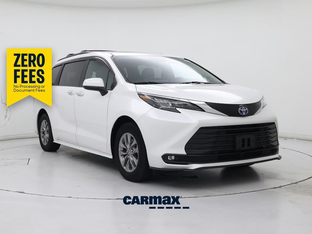 2025 Toyota Sienna XLE 7-Passenger