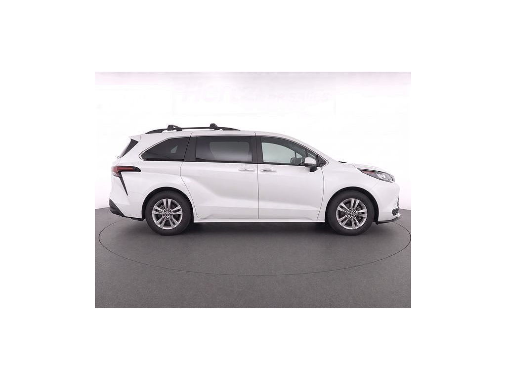 2025 Toyota Sienna XLE 7 Passenger
