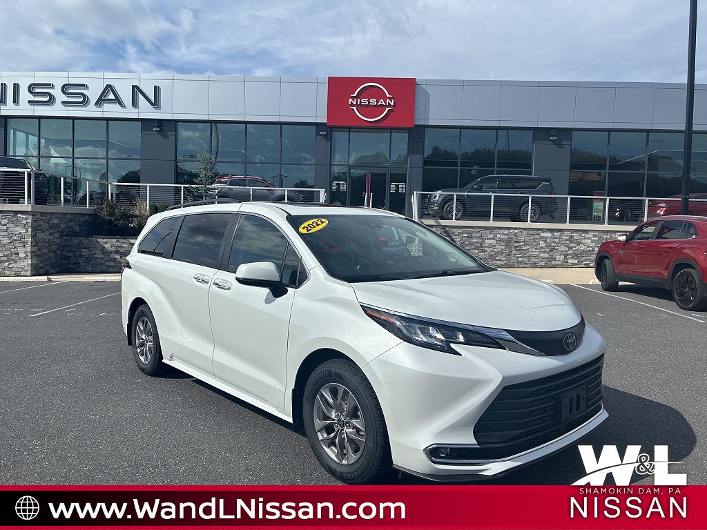 2022 Toyota Sienna XLE 7 Passenger