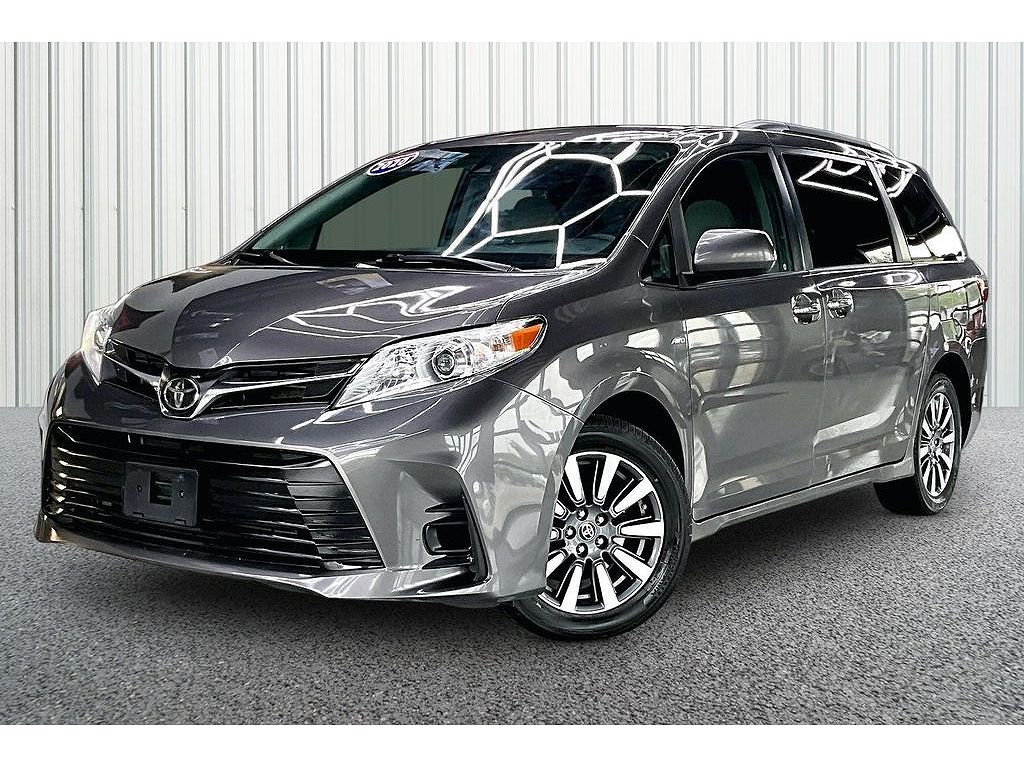 2020 Toyota Sienna LE 7 Passenger