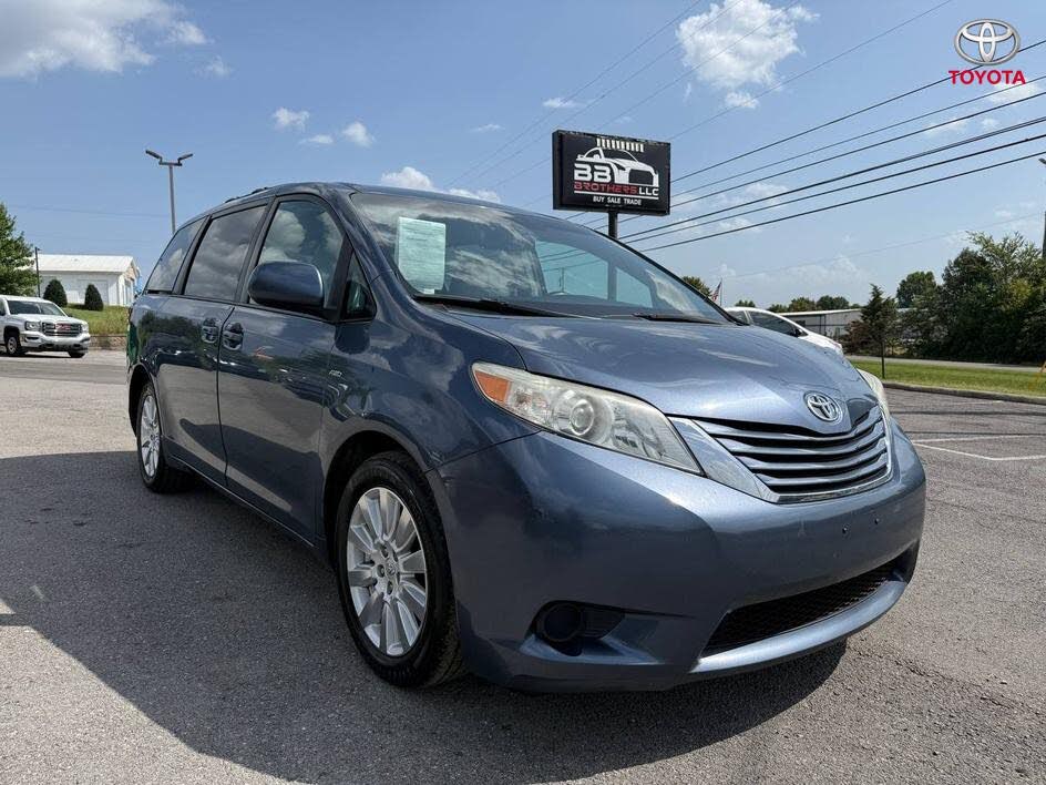 2017 Toyota Sienna LE 7-Passenger