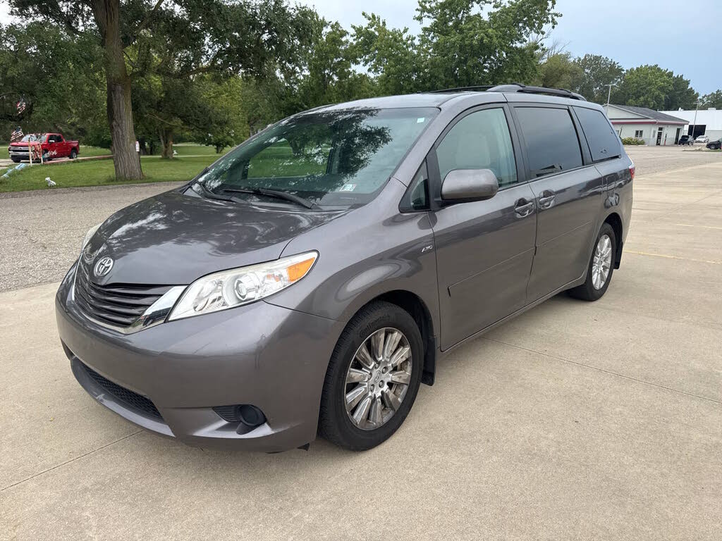 2017 Toyota Sienna LE 7-Passenger