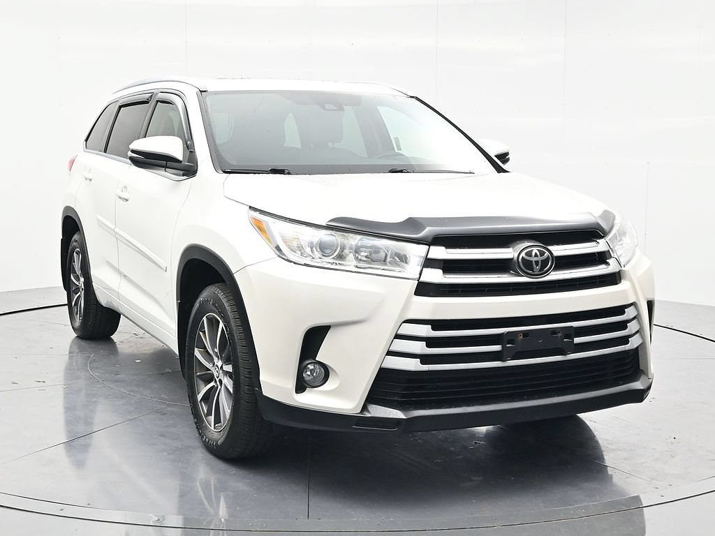 2017 Toyota Highlander SE