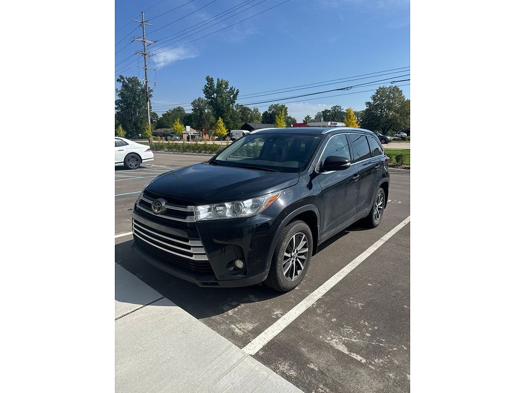 2017 Toyota Highlander SE