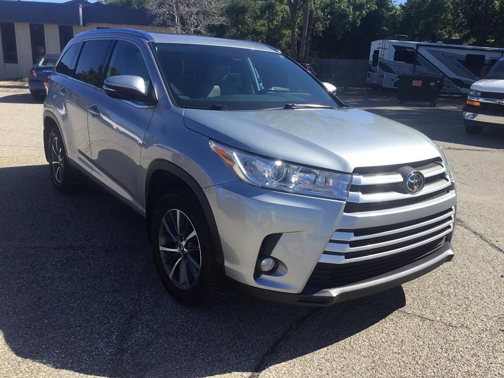 2019 Toyota Highlander SE