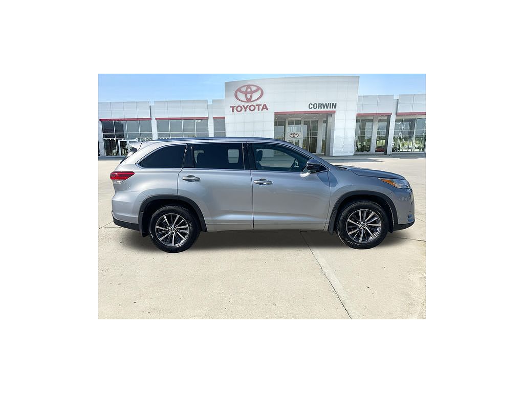 2017 Toyota Highlander SE