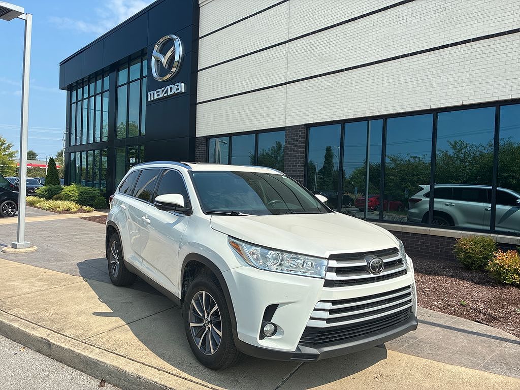 2019 Toyota Highlander SE