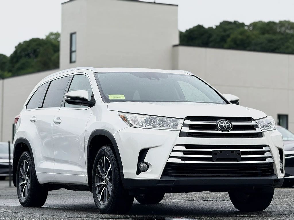2017 Toyota Highlander SE
