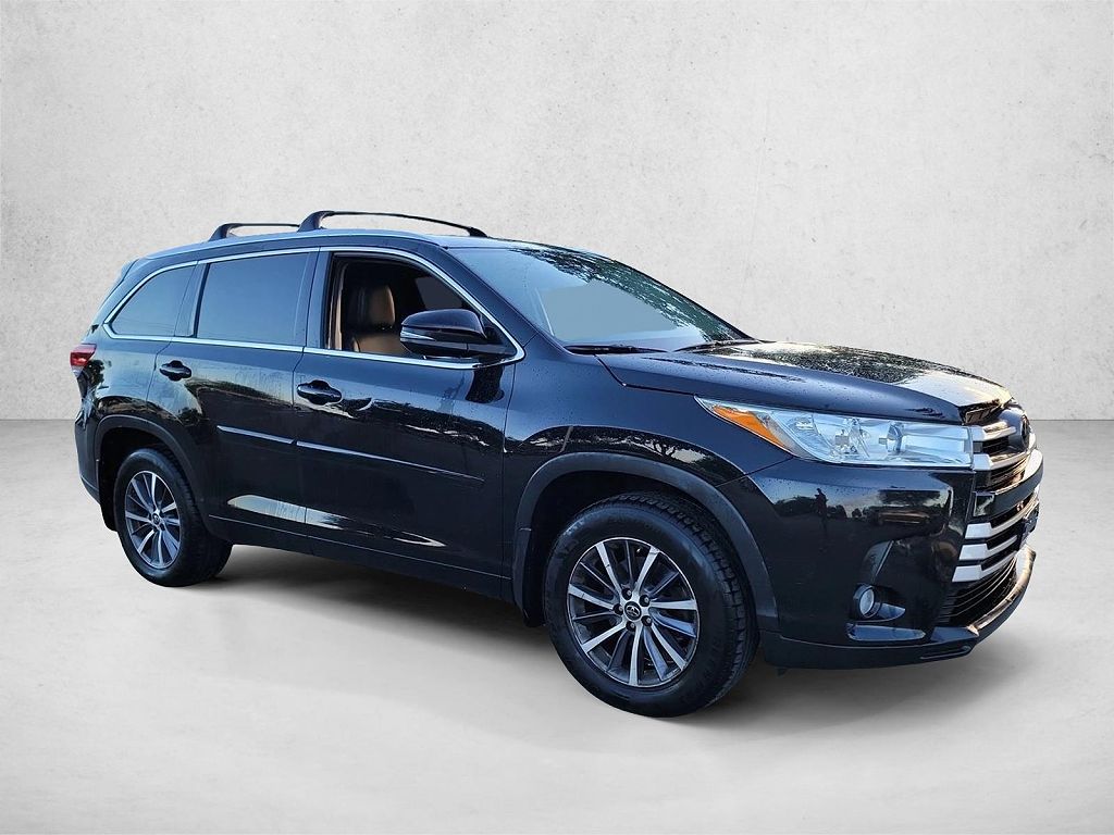 2018 Toyota Highlander SE