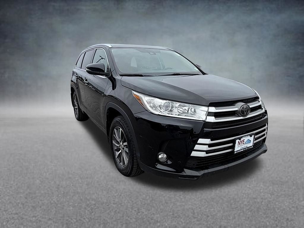 2018 Toyota Highlander SE
