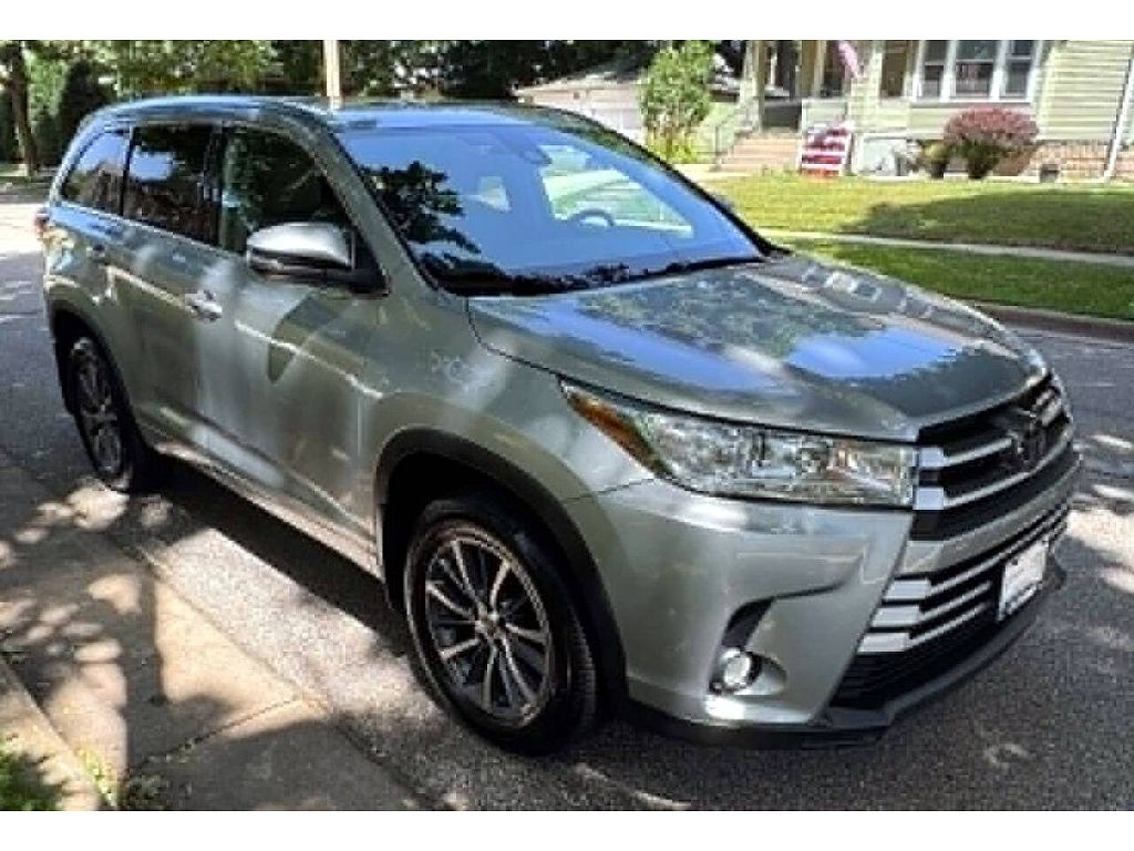 2018 Toyota Highlander SE