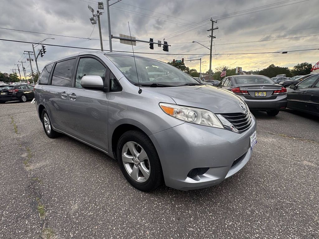 2012 Toyota Sienna Base 7-Passenger