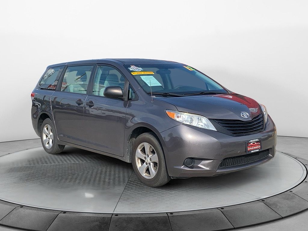 2012 Toyota Sienna Base 7-Passenger