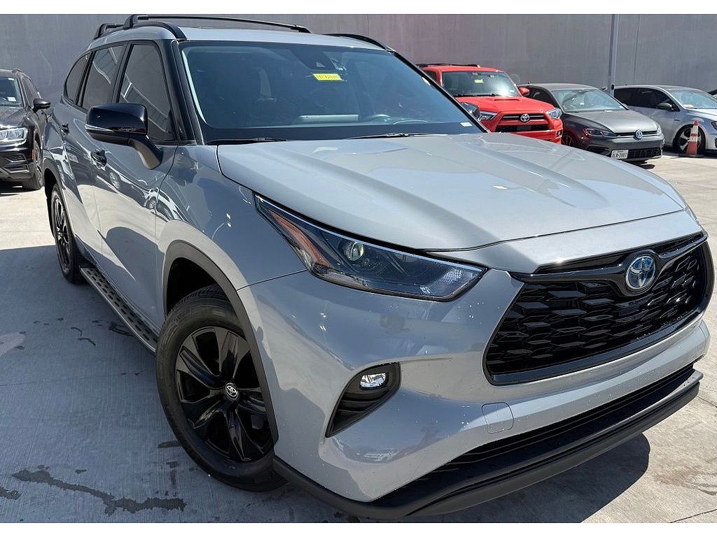 2024 Toyota Highlander Hybrid XLE
