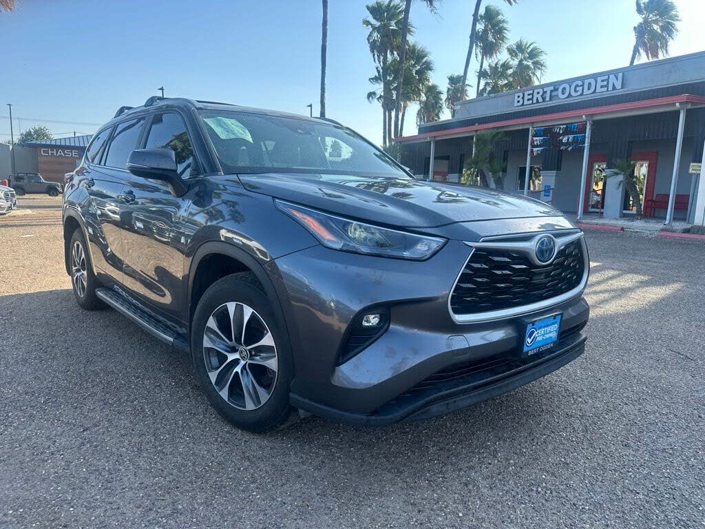 2024 Toyota Highlander Hybrid LE Nightshade
