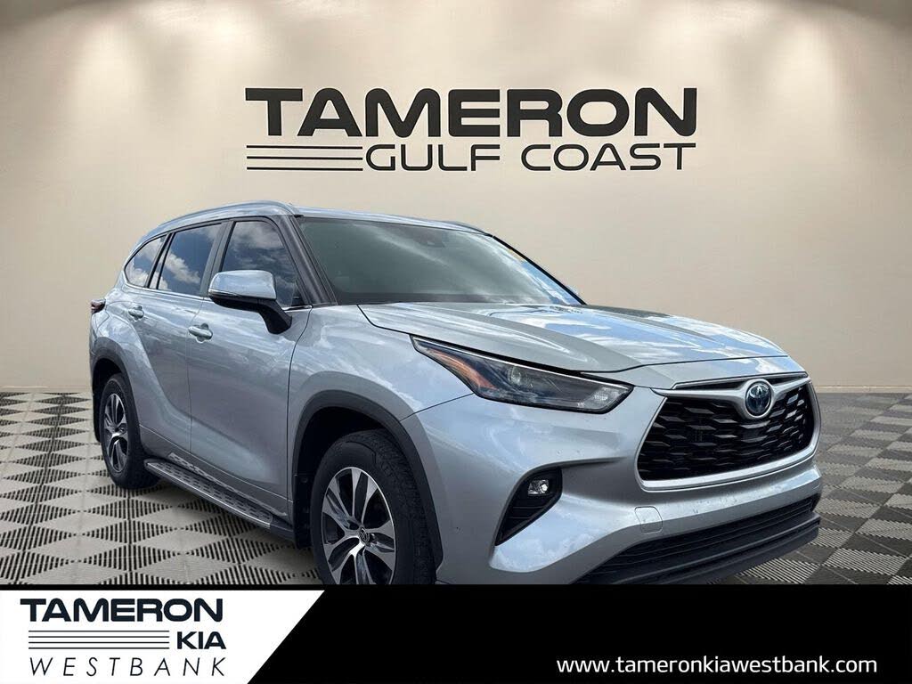 2024 Toyota Highlander Hybrid LE Nightshade