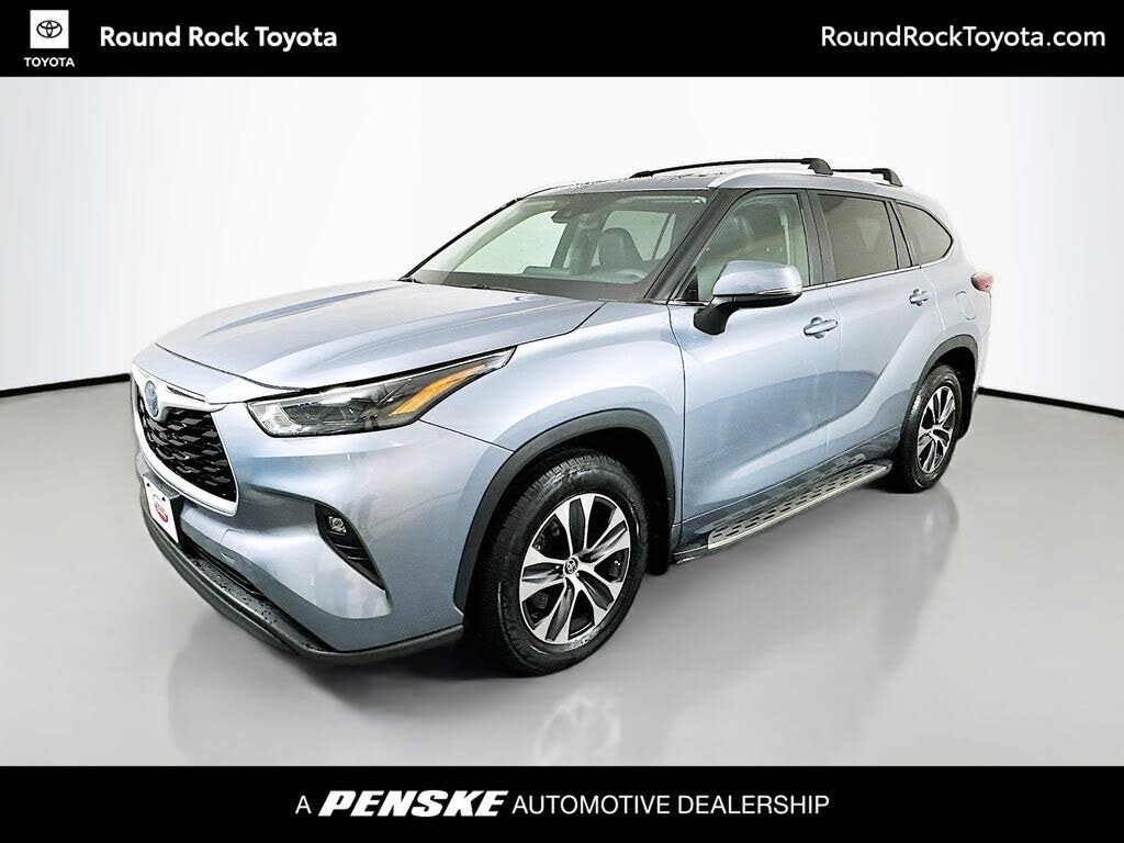 2024 Toyota Highlander Hybrid LE Nightshade