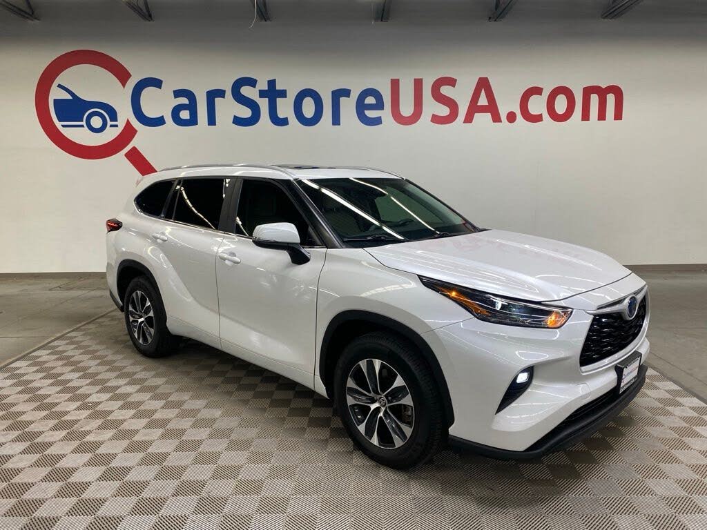 2024 Toyota Highlander Hybrid LE Nightshade