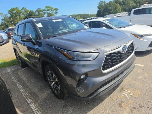 2024 Toyota Highlander Hybrid LE Nightshade