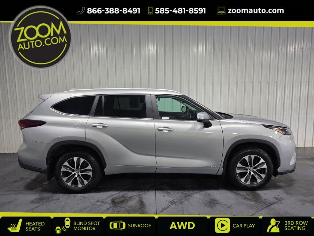 2024 Toyota Highlander Hybrid LE Nightshade