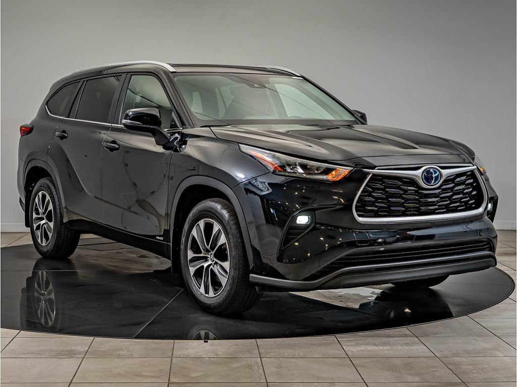 2024 Toyota Highlander LE Nightshade
