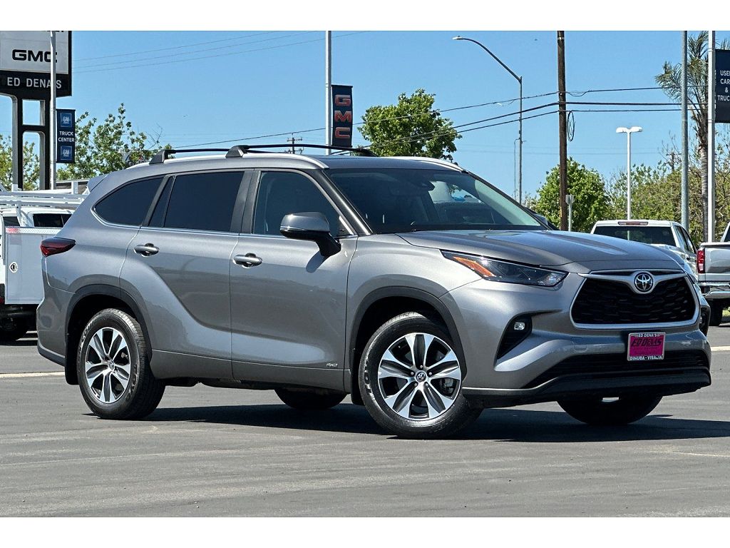 2025 Toyota Highlander Hybrid XLE