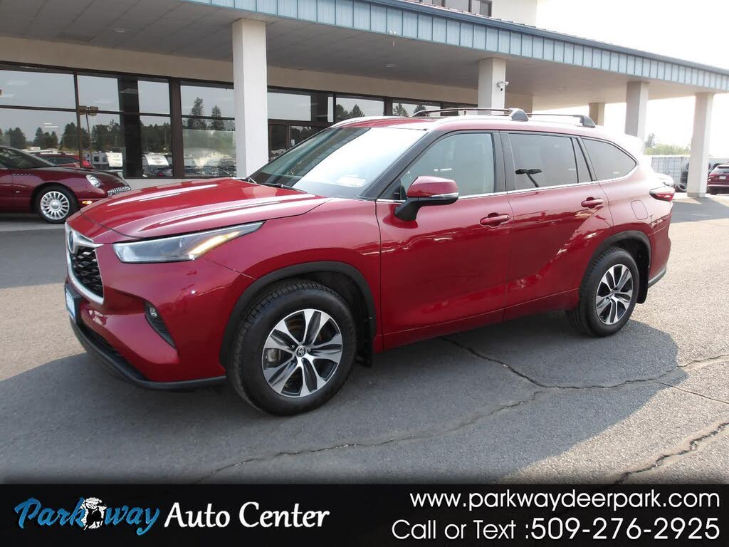 2024 Toyota Highlander Hybrid LE Nightshade