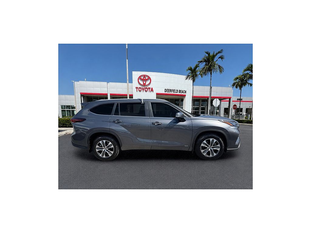 2025 Toyota Highlander Hybrid XLE