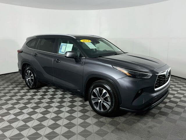 2024 Toyota Highlander Hybrid LE Nightshade