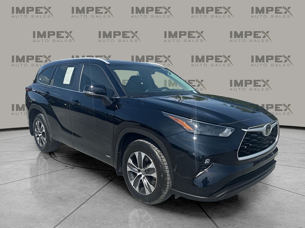 2025 Toyota Highlander Hybrid XLE