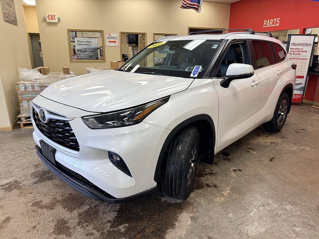 2023 Toyota Highlander XLE