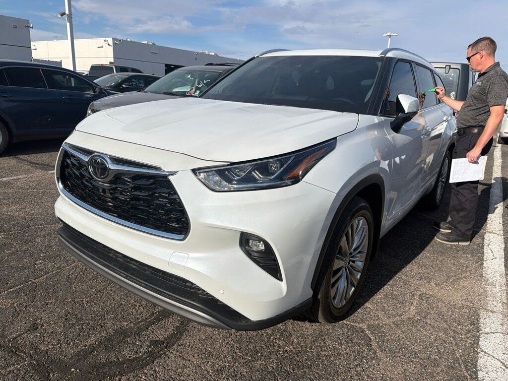 2026 Toyota Highlander XLE
