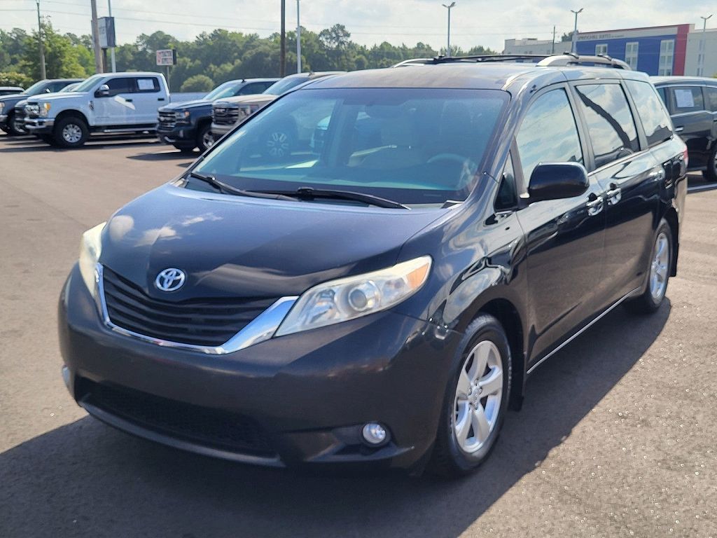 2012 Toyota Sienna LE 7-Passenger Mobility Auto Access