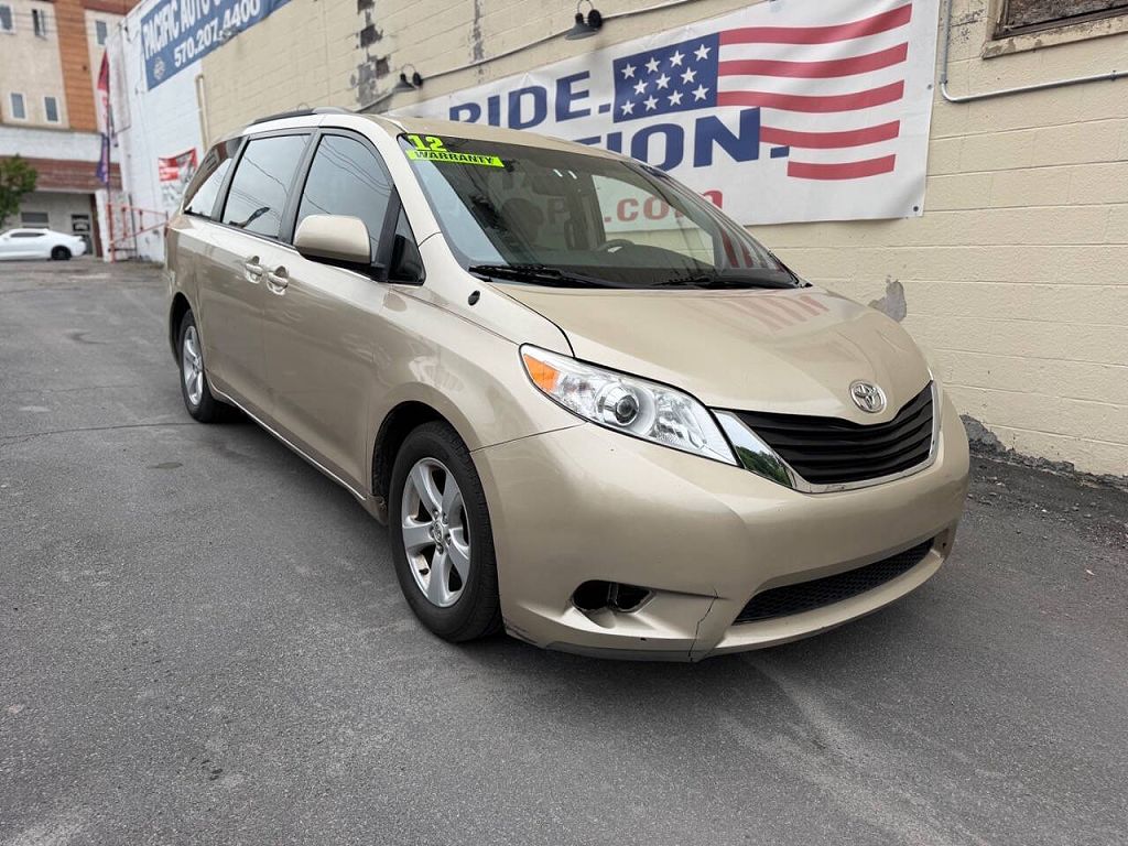 2012 Toyota Sienna LE 7-Passenger Mobility Auto Access