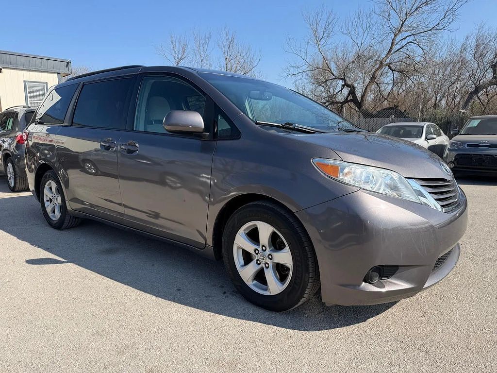 2015 Toyota Sienna LE 7-Passenger Mobility